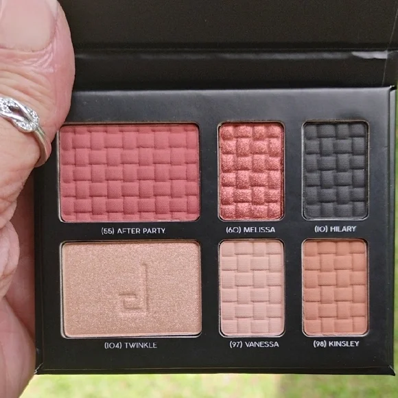 Buy It Now Price Doucce Now $99 On the Go Eyeshadow, Blush & Highlighter Palette - Picture 1 of 2